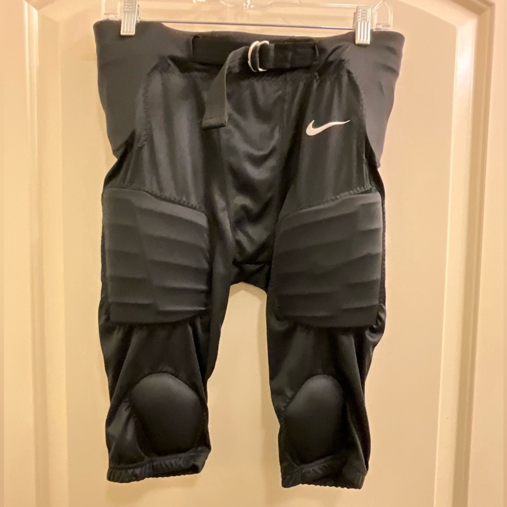 Nike youth Black Sports Bottoms - Picture 4 of 16